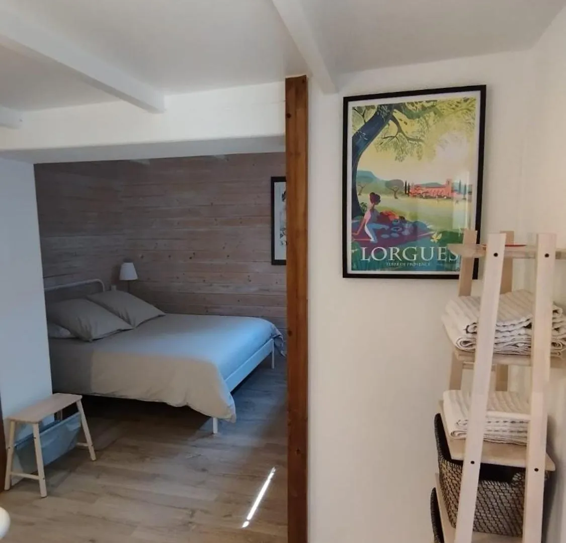La Bergerie Des Colles Bed & Breakfast Entrecasteaux